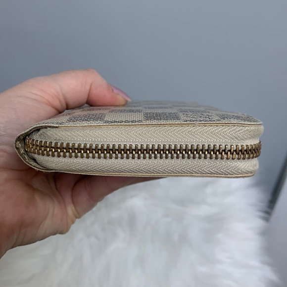 2012 authentic Louis Vuitton Damier Azure (DA) zippy long wallet - Picture 2 of 16